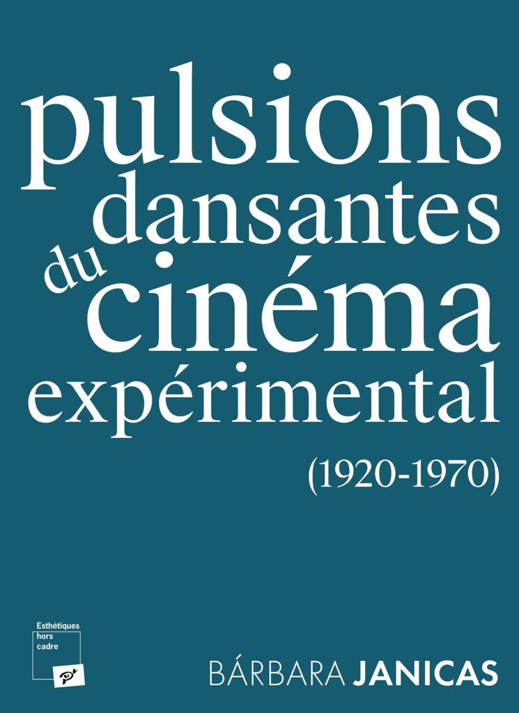 Analyse des pratiques artistiques et les formes filmiques qui résultent de l’hybridation avec la danse.
À la découverte d’une autre histoire des formes ciné-chorégraphiques expérimentales, dans laquelle le mouvement inspiré de ou aspirant à la danse se manifeste dans la matière proprement filmique, plutôt que dans les corps à l’écran.
Ce livre propose de revisiter l’histoire du cinéma expérimental, placé sous le signe de la danse, à l’ère du film argentique. Il a pour ambition d’établir l’existence d’une « pulsion dansante » qui dynamise les expérimentations d’une poignée de cinéastes d’avant-garde entre les années 1920 et la fin des années 1960. Cette histoire fait ainsi apparaître un modèle ciné-chorégraphique qui décentre la danse de la représentation des corps à l’écran, pour l’ériger en tant qu’idéal esthétique ou catalyseur d’expériences sensibles.
